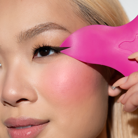eyeliner helper, eyeliner shaper, eye wing